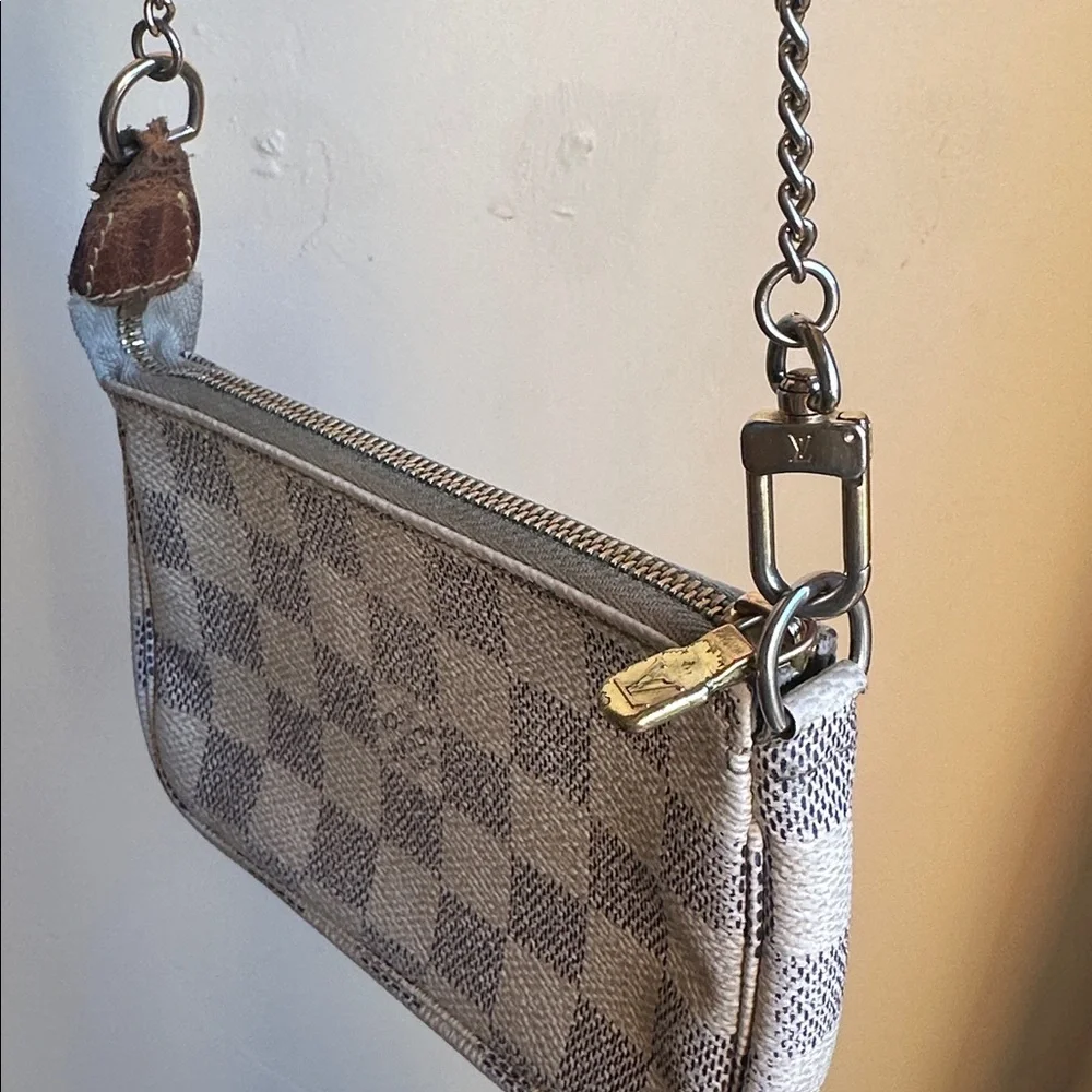 LOUIS VUITTON Damier Azur Mini Pochette - Picture 3 of 10